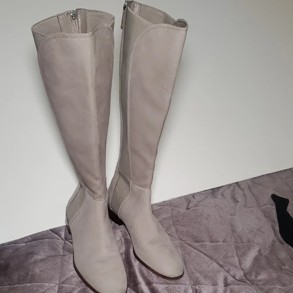 Louise Et Cie Lo Vallery Gore Panelled Women's Boots Sz 9.5 Knee-High in Taupe